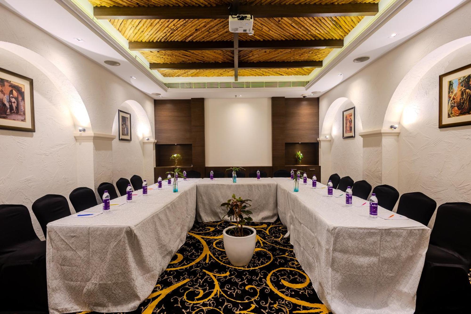 Olive Downtown Hotel Kochi Exterior photo