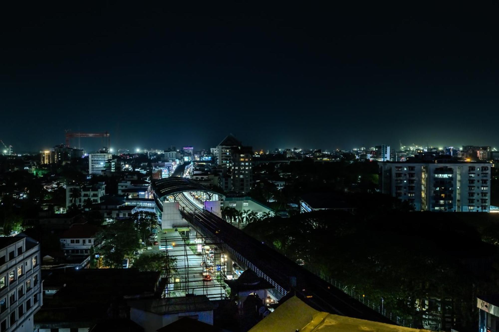 Olive Downtown Hotel Kochi Exterior photo